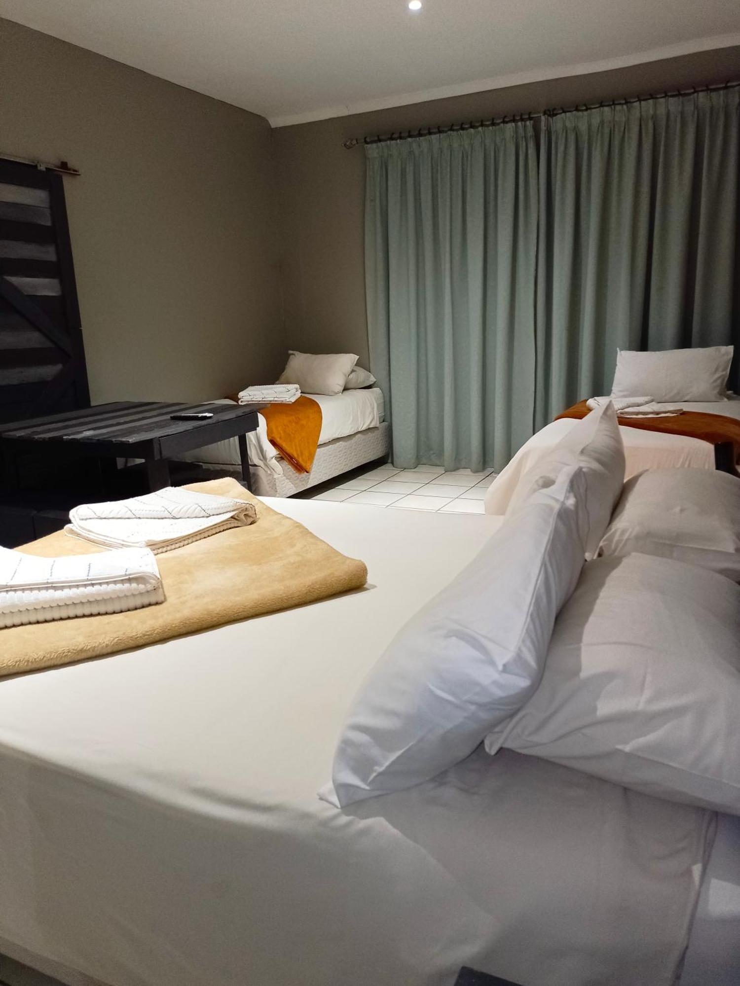 21 On Coetzee Guest House Блумфонтейн Екстер'єр фото